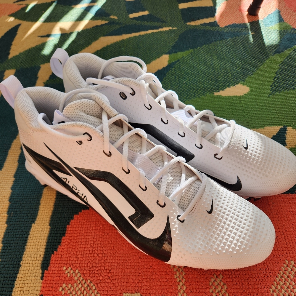 Nike Alpha Menace 4 Varsity Agility x Power Football Cleats FZ7703-101